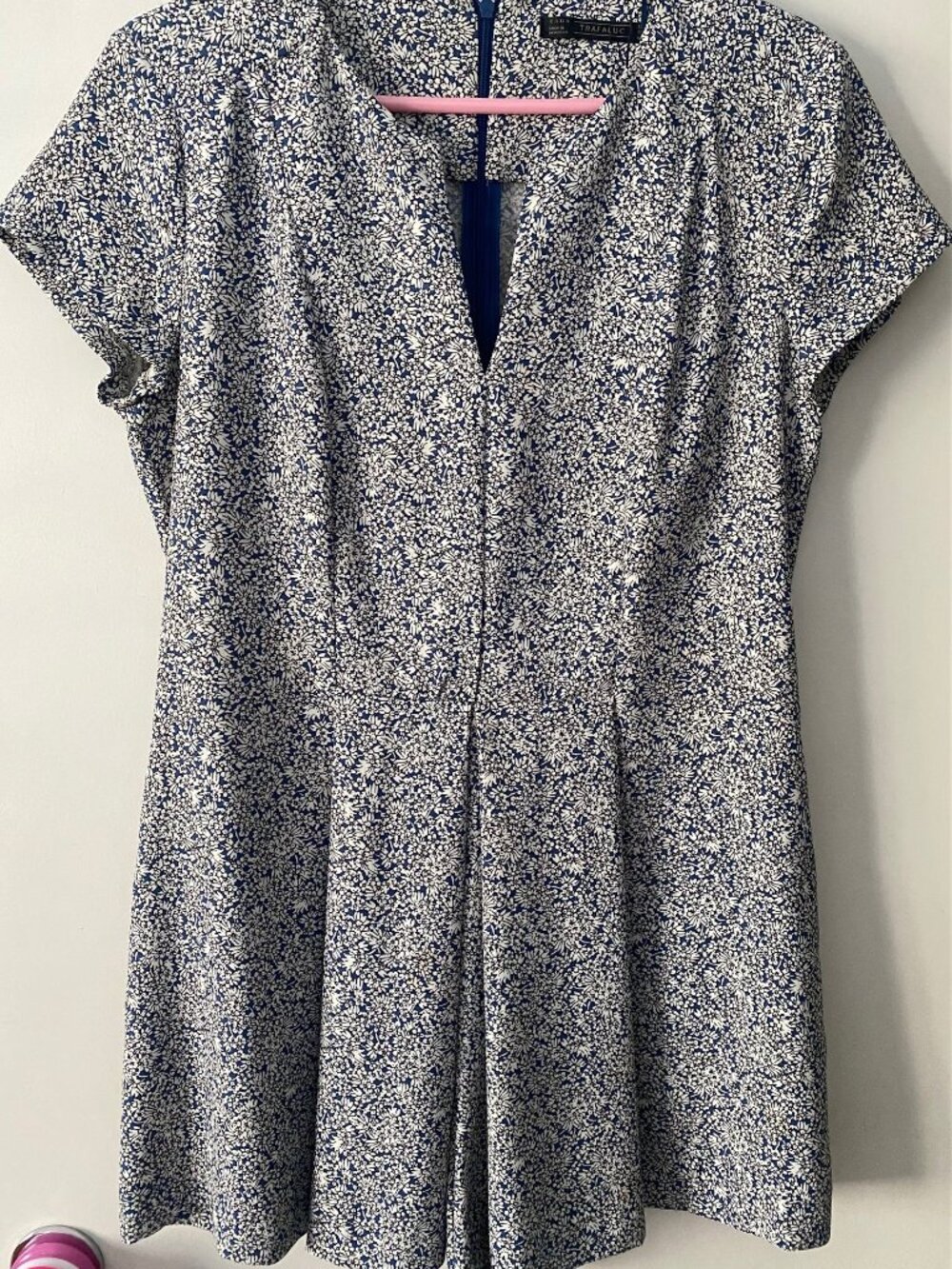 Zara - Trafaluc – Short Sleeve, V-Neck Blue Floral Romper -Size L